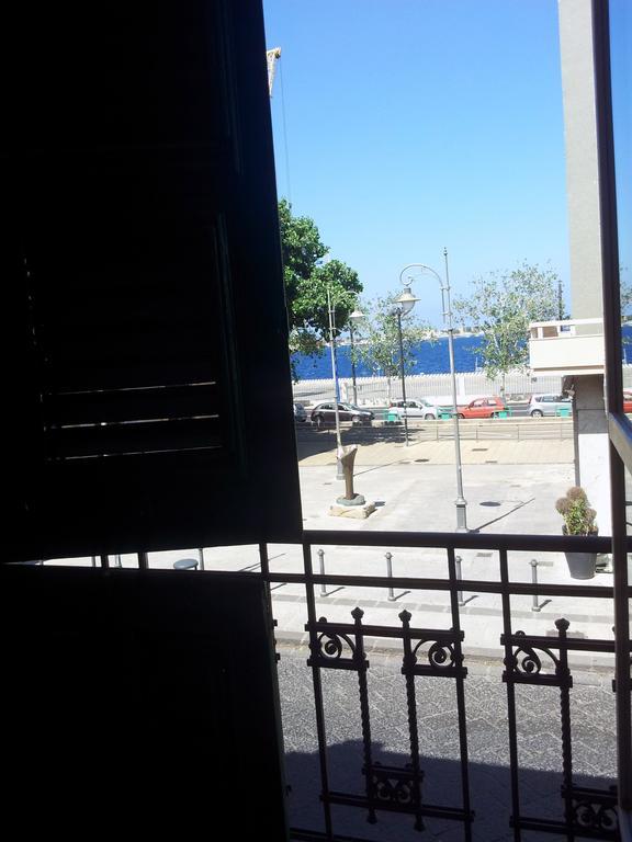 Opera Relais Bed and Breakfast Messina Eksteriør billede